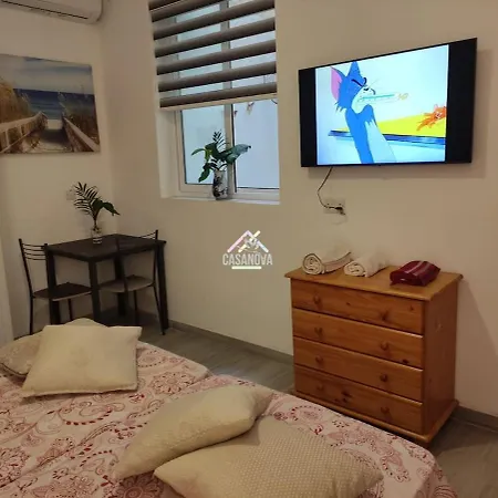 Apartment Mini With Private Kitchen & Bathroom *