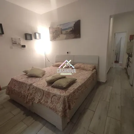 Апартаменты Mini With Private Kitchen & Bathroom