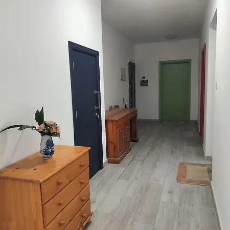 Mini With Private Kitchen & Bathroom Apartment *
